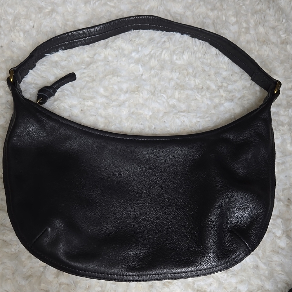 Elegant Black Leather Shoulder Bag